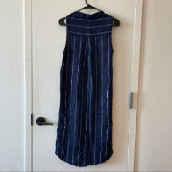 Lumiere Collared Button Down Side Slit Dress - Picture 5 of 6